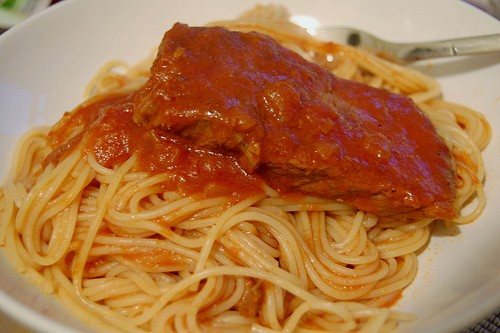 Beef and tomato sauce