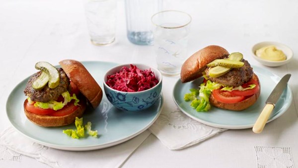 Beef burgers with beetroot & carrot slaw
