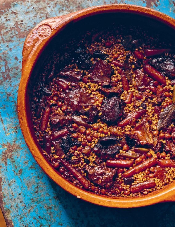 Beef cheek, carrot and chickpea paella (Arroz de carrilleras)