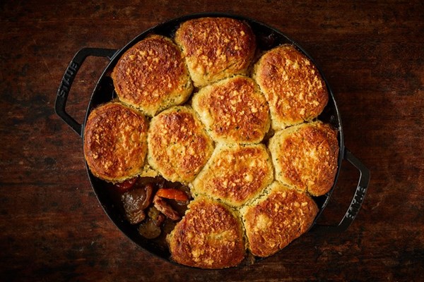  Beef cobbler with Le Gruyère AOP and herb scones