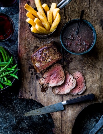 Beef fillet with Port sauce and chips