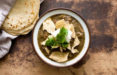 Beef green chili (Chile verde con carne)
