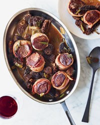 Beef medallions with bacon and morels