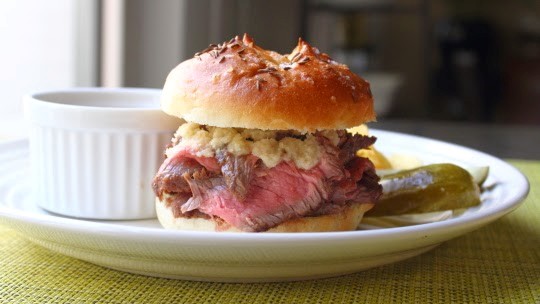 Beef on weck