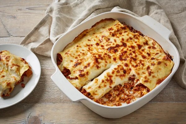 Beef ragù-stuffed cannelloni (Cannelloni di carne)