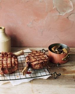 Beef rib eye with mushroom sauce (Costata di manzo con ragù al funghi misti)