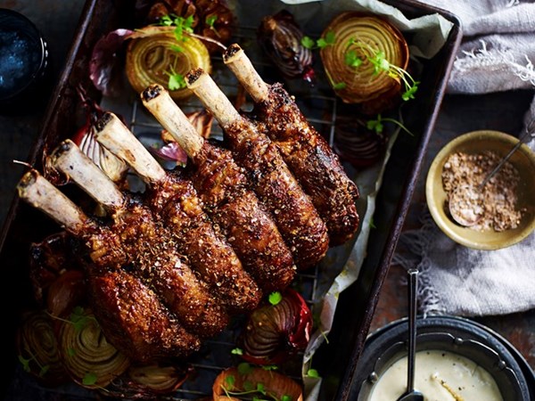 Beef rib roast with spiced salt & roasted onions
