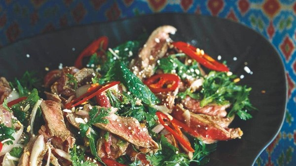 Beef salad (Neua nam tok)
