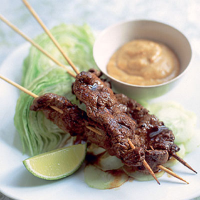 Beef satay with cucumber