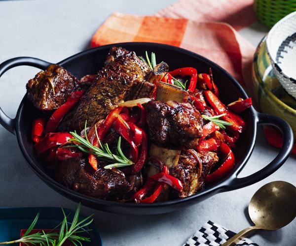 Beef short ribs with capsicum (Derek tibs)