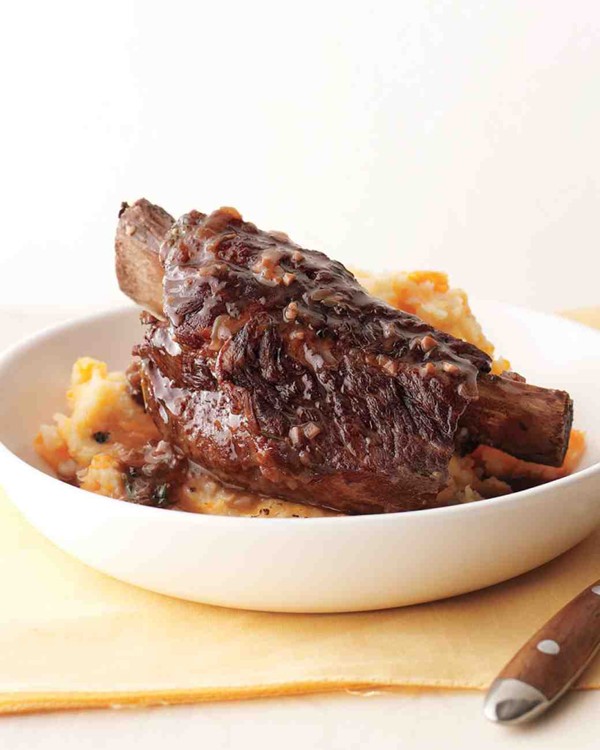 Beef short ribs with potato-carrot mash