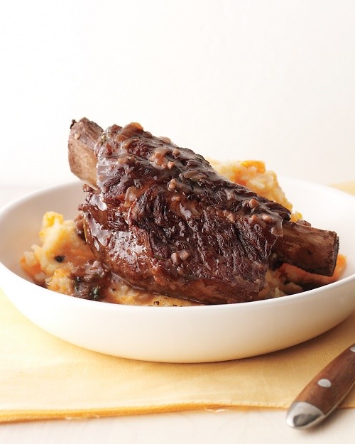 Beef short ribs with potato-carrot mash