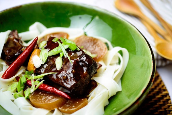 Beef short ribs with star anise and tangerine