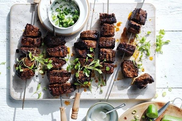 Beef skewers with cucumber and shallot yoghurt