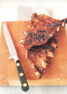 Beef spare ribs with black beans, red onions and soy