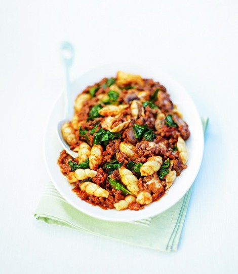 Beef, spinach and mozzarella ragù 