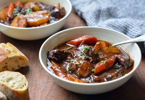 Beef stew with carrots & potatoes 