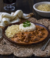 Beef Stroganoff (Estrogonofe de carne)