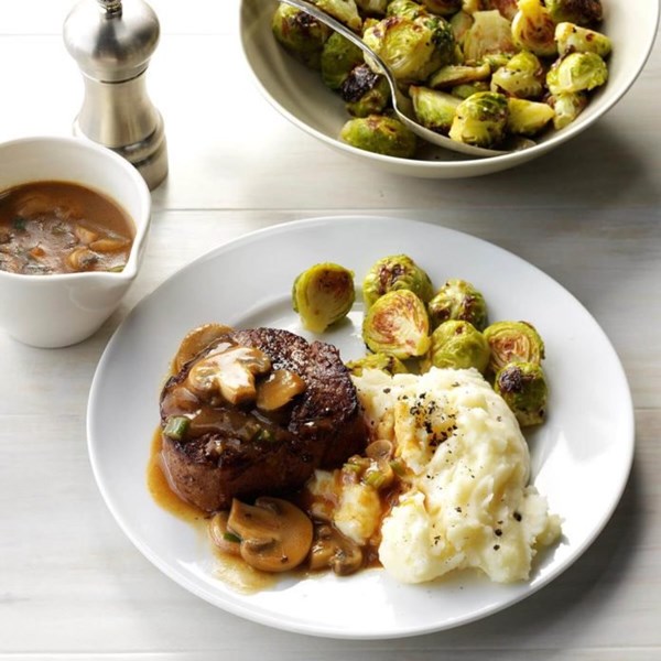 Beef tenderloin in mushroom sauce 