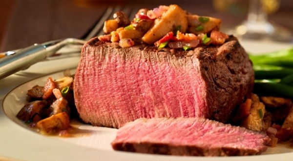 Beef tenderloin steaks with seared mushrooms and red wine vinaigrette 