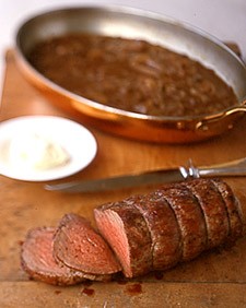 Beef tenderloin with shallot mustard sauce
