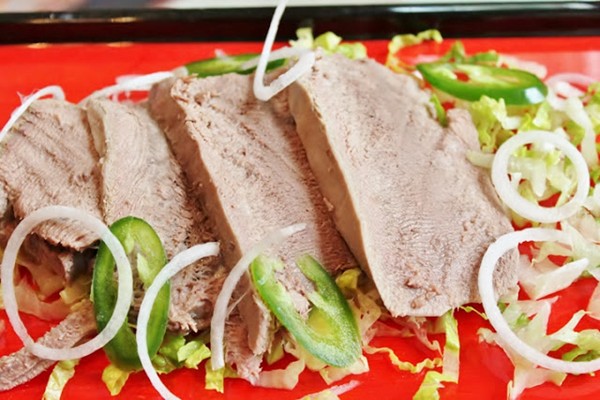 Beef tongue sandwich (Sandaweech lisaan)