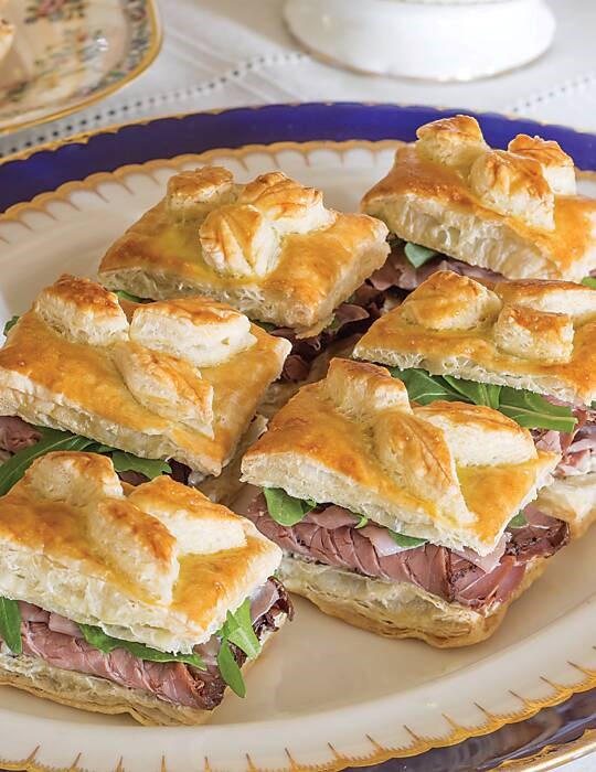 Beef Wellington stacks [Mushroom-Dijon aïoli]