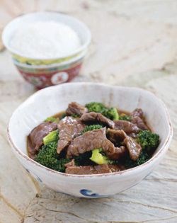 Beef with broccoli (Xi lan hua niu rou)