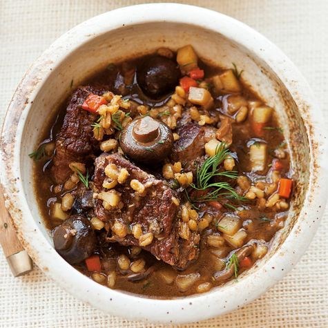 Beef with mushrooms & barley