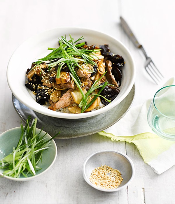 Beef with mushrooms and sesame