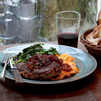 Beef with onion and sweet potato mash