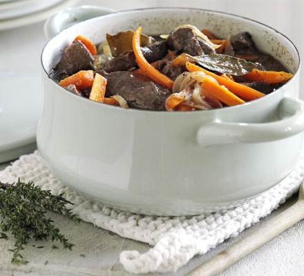 Beef with red wine and carrots