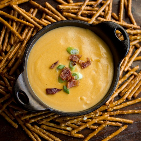 Beer & cheddar dip