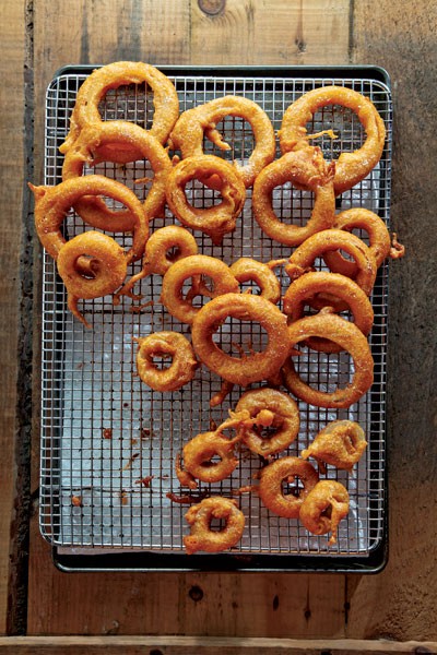 Beer-battered onion rings 