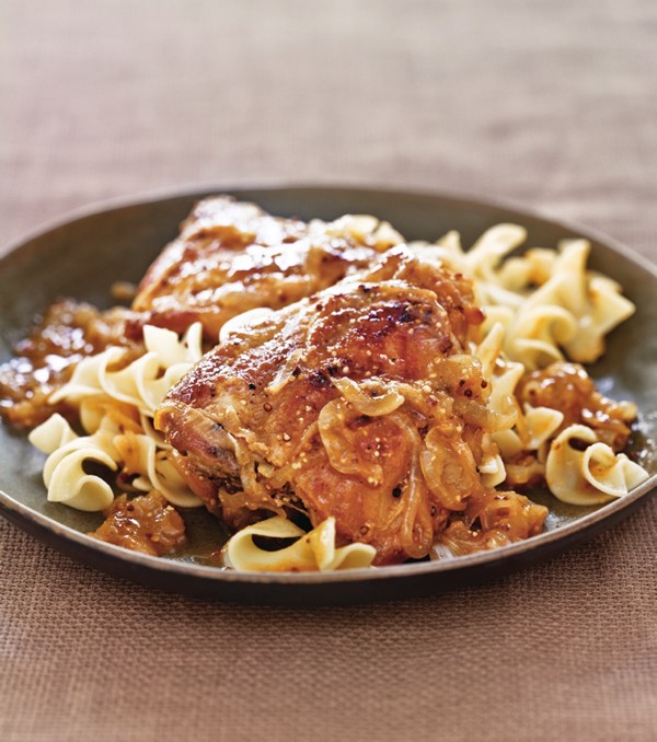 Beer-braised chicken thighs with onions