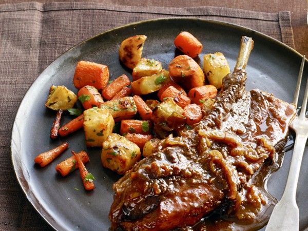 Beer-braised country-style pork ribs