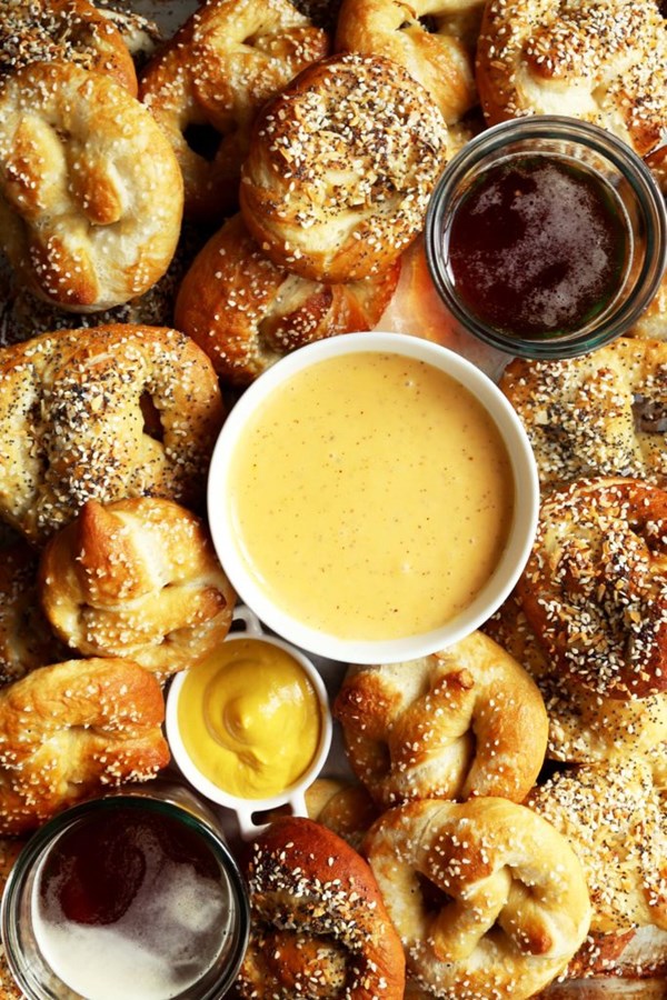 Beer cheddar sauce for pretzels and other carbs