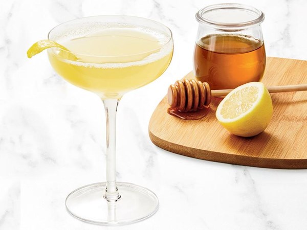 Bee’s knees cocktail