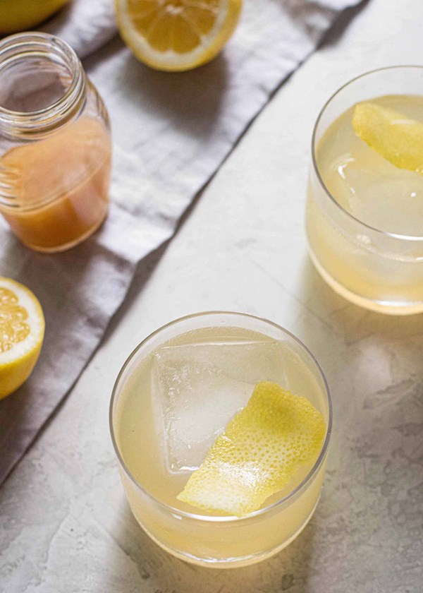 Bee’s knees cocktail