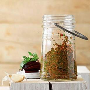 Beet & arugula pesto