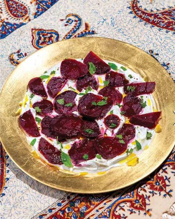 Beet and labneh salad (Borani-e labu)