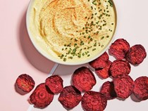 Beet chips with turmeric-yogurt dip