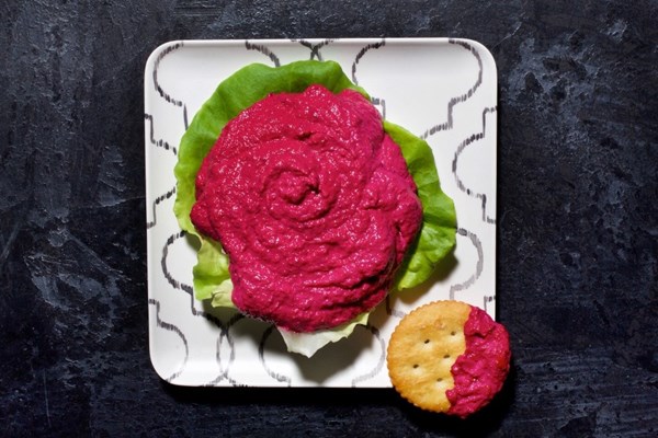Beet hummus