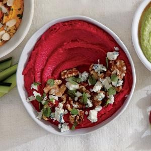Beet hummus with blue cheese and walnuts