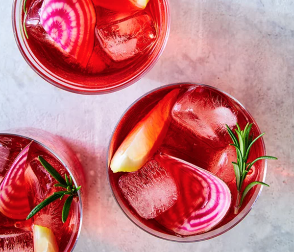 Beet-infused gin & tonic