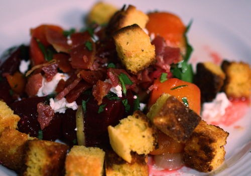 Beet salad with cornbread croutons and country ham