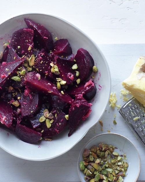 Beet salad with ginger dressing
