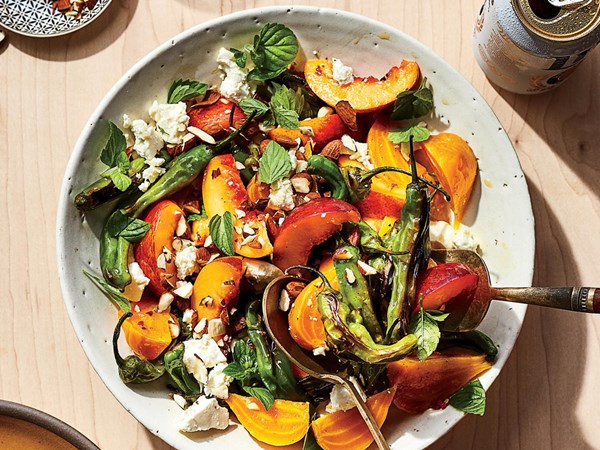 Beet salad with nectarines and peppers