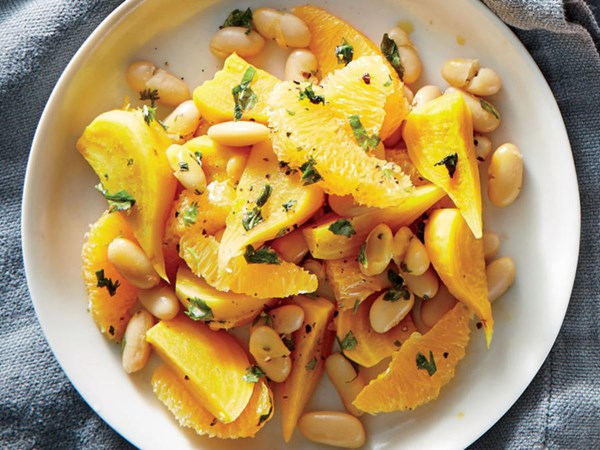 Beet salad with white beans and orange