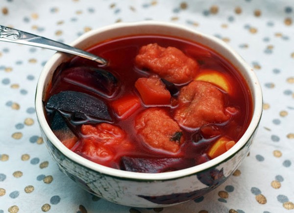Beet soup with meat-filled dumplings (Marak kubbeh adom)